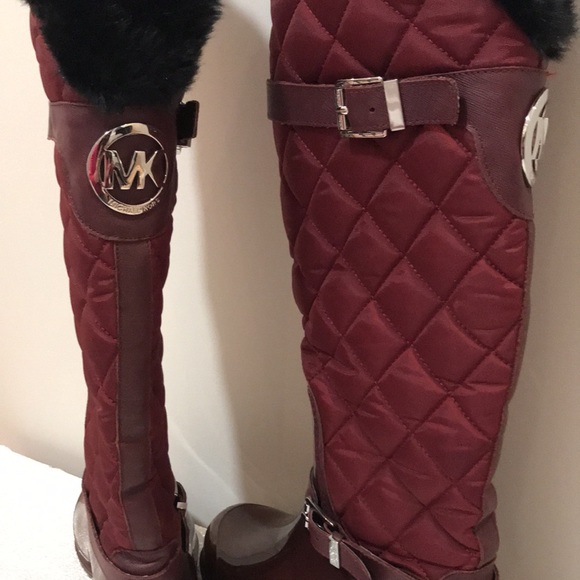 Michael Kors quilted fleece lined rain boot. - Picture 4 of 9